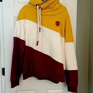 wanakome thick sweatershirt XXL fits an xl as well